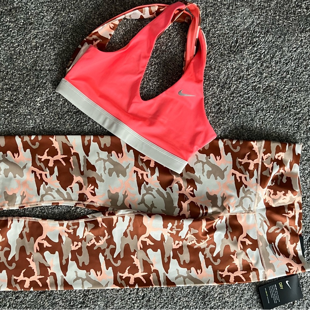 NIKE super cute set top+ leggings NWT